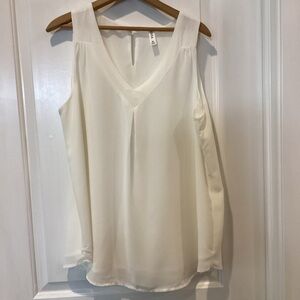 NWOT Zenana Outfitters Ivory V-Neck Blouse